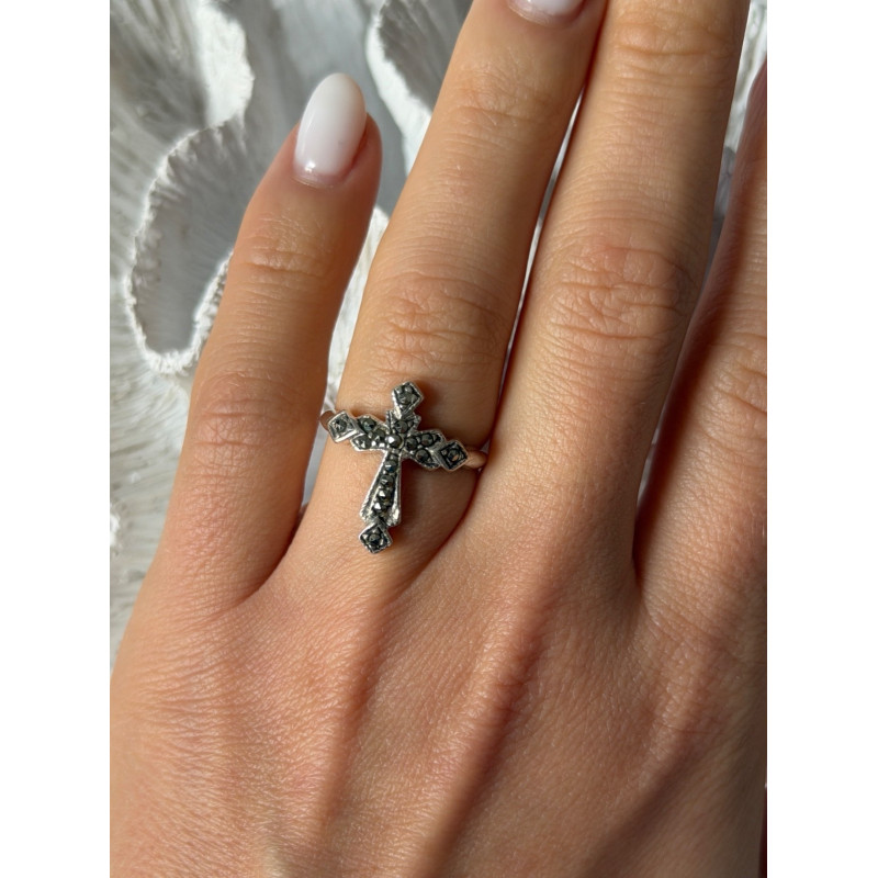 925 Sterling Silver Cross Marcasite Ring Size 7