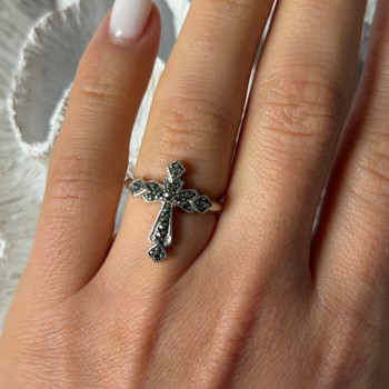 925 Sterling Silver Cross Marcasite Ring Size 7