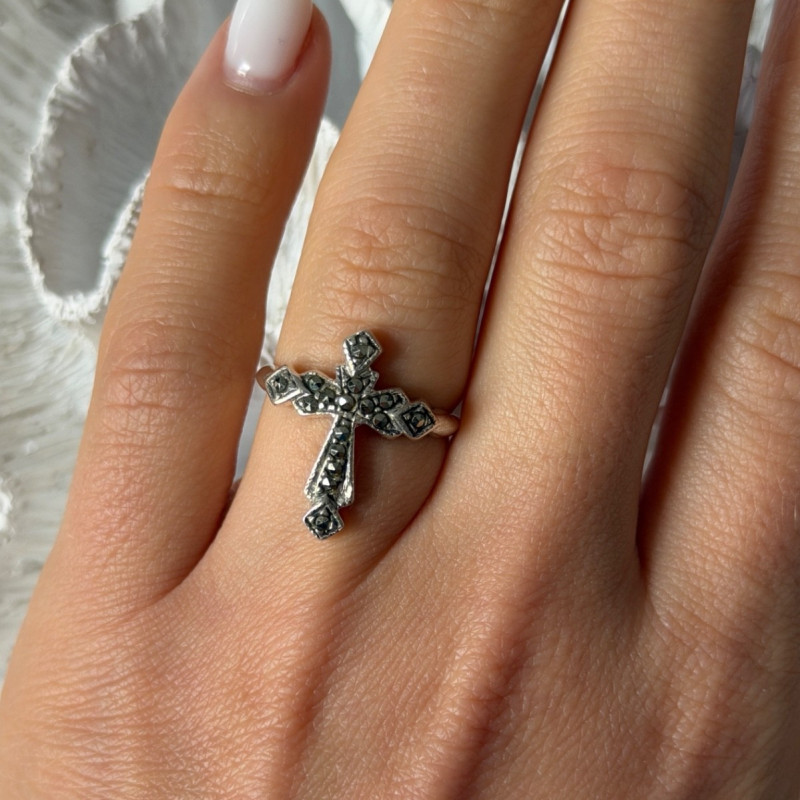 925 Sterling Silver Cross Marcasite Ring Size 7