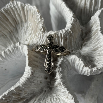 925 Sterling Silver Cross Marcasite Ring Size 7