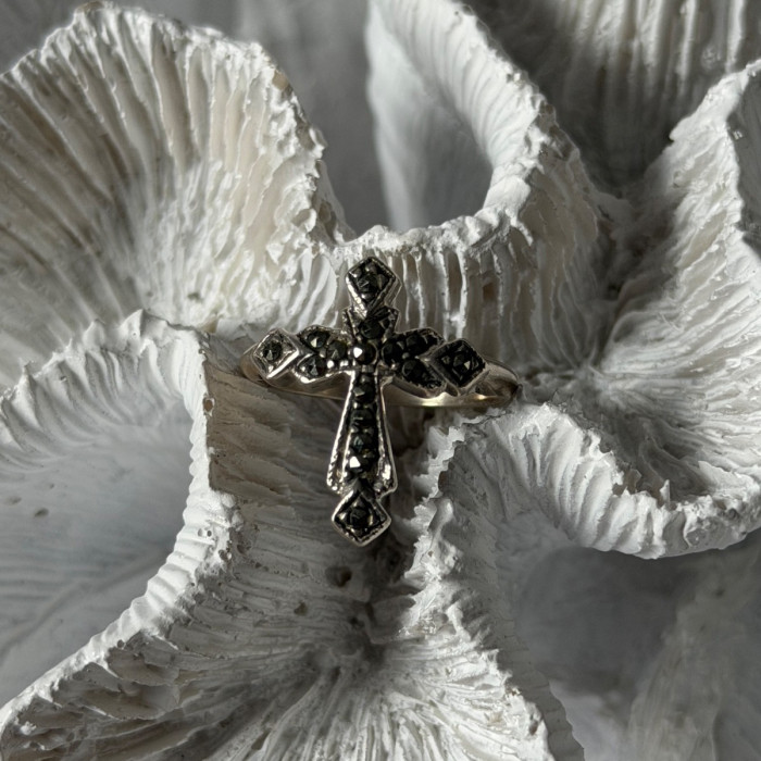 925 Sterling Silver Cross Marcasite Ring Size 7