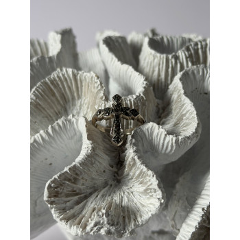 925 Sterling Silver Cross Marcasite Ring Size 7