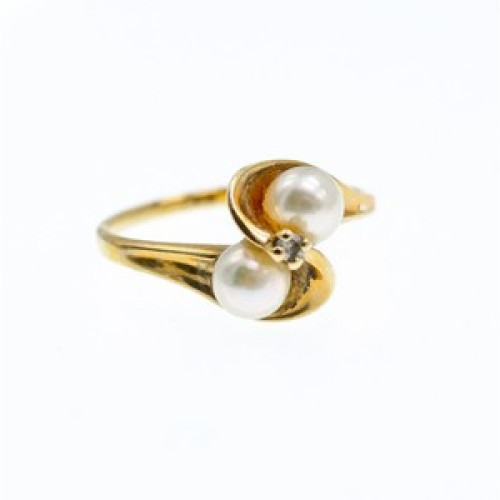 10K Yellow Gold Pearls & Diamond Ring Size 6.75