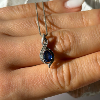 925 Sterling Silver Blue Sapphire & Quartz Necklace Length 16 in