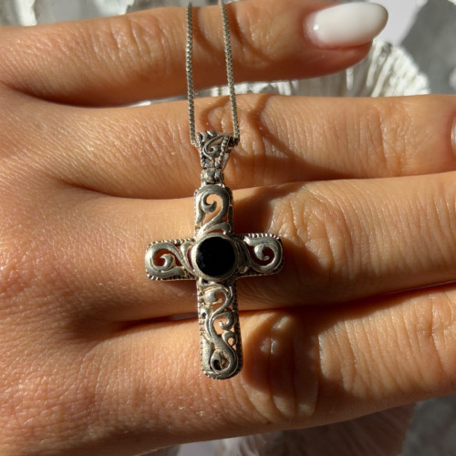 Vintage 925 Sterling Silver Black Onyx Cross Necklace Length 18 in