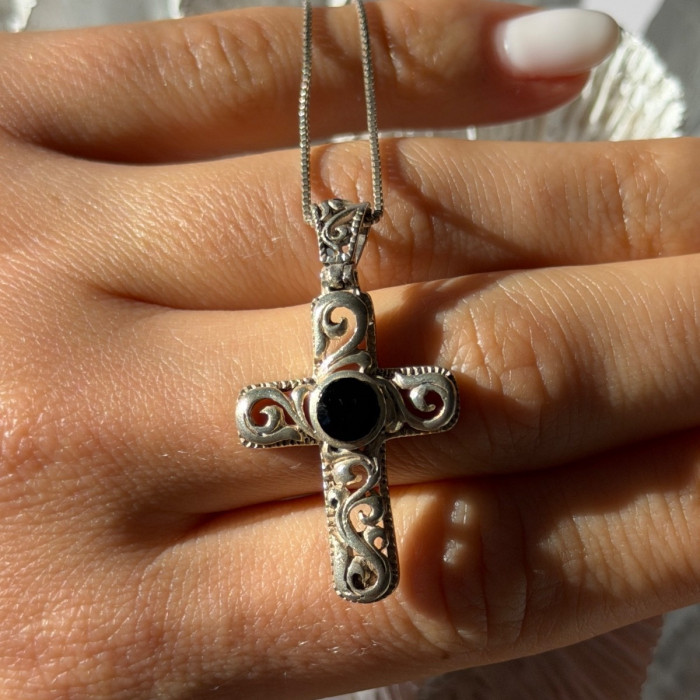 Vintage 925 Sterling Silver Black Onyx Cross Necklace Length 18 in