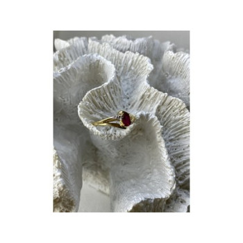 10K YELLOW GOLD RUBY & DIAMONDS RING SIZE 7