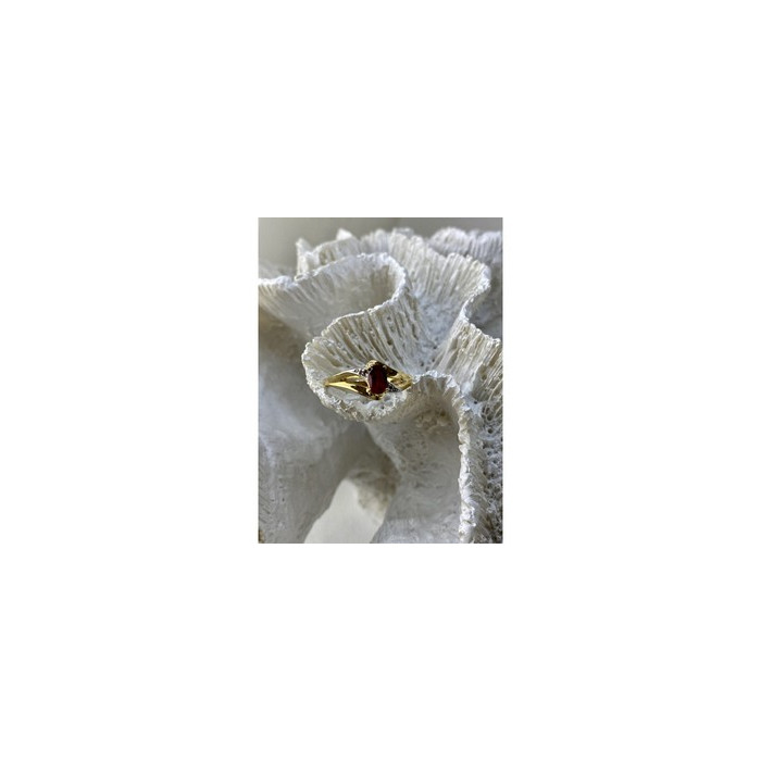 10K YELLOW GOLD RUBY & DIAMONDS RING SIZE 7