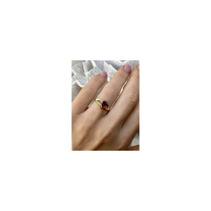 10K YELLOW GOLD RUBY & DIAMONDS RING SIZE 7