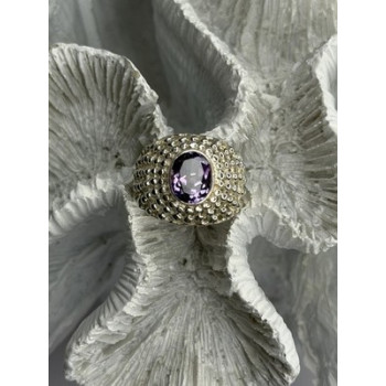 Elegant Design 925 Sterling Silver Amethyst Ring Size 6