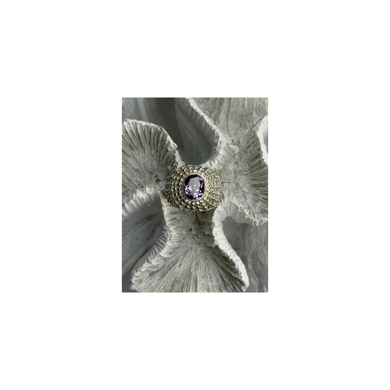 Elegant Design 925 Sterling Silver Amethyst Ring Size 6