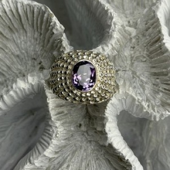 Elegant Design 925 Sterling Silver Amethyst Ring Size 6