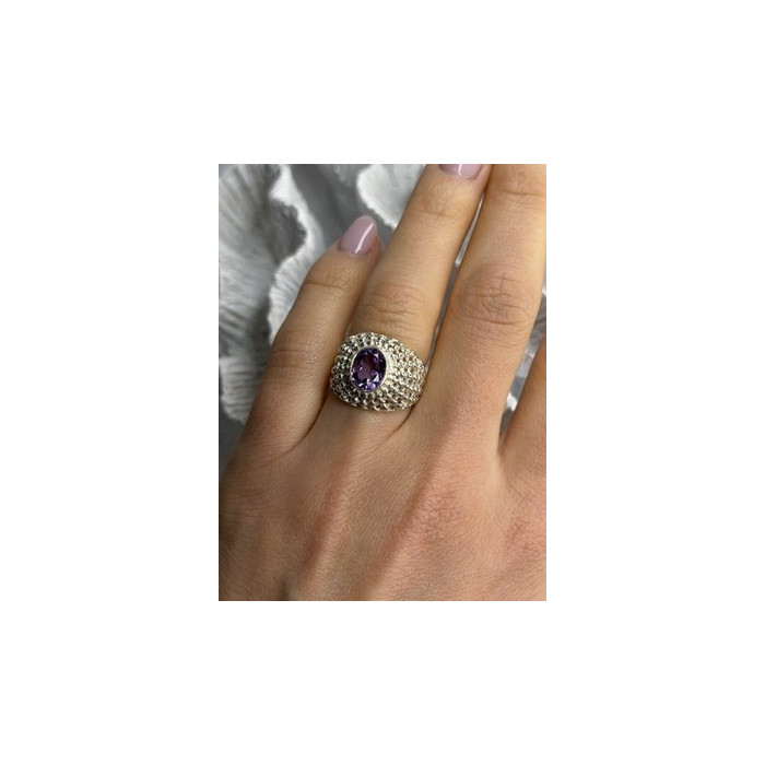 Elegant Design 925 Sterling Silver Amethyst Ring Size 6