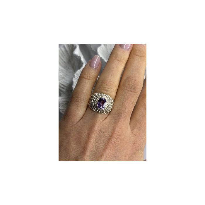 Elegant Design 925 Sterling Silver Amethyst Ring Size 6