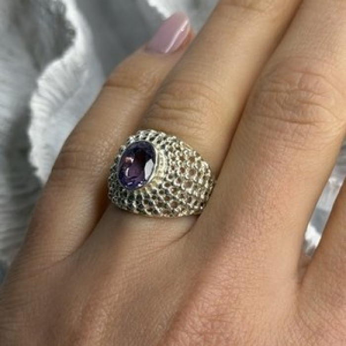 Elegant Design 925 Sterling Silver Amethyst Ring Size 6