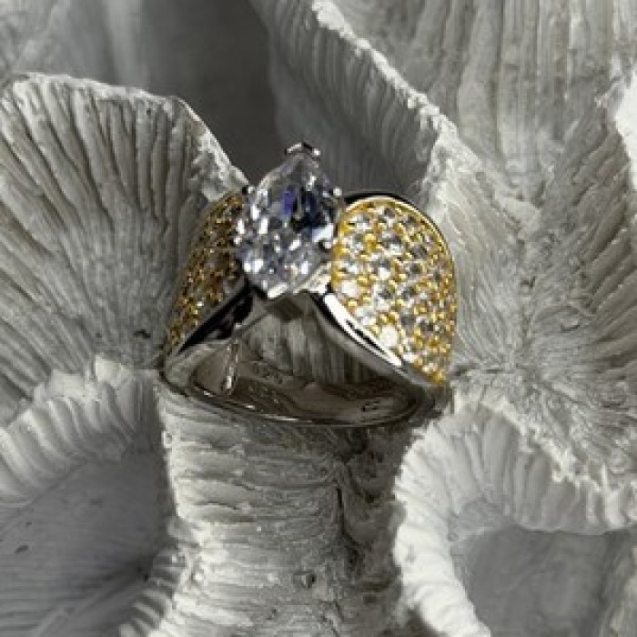 925 Sterling Silver Cz Ring Size 6