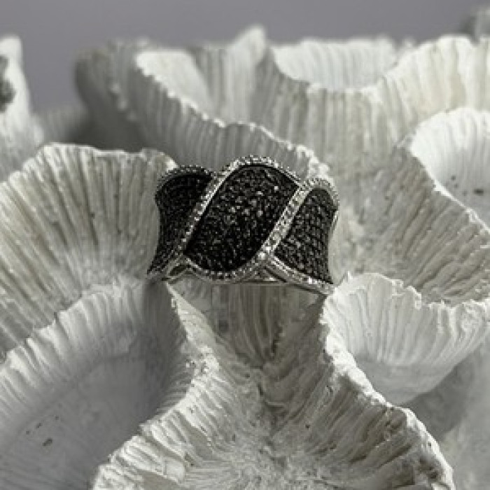 JWBR 925 Sterling Silver Black & White Diamonds Ring Size 7