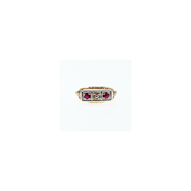 14K YELLOW GOLD RUBIES & DIAMOND RING SIZE 8
