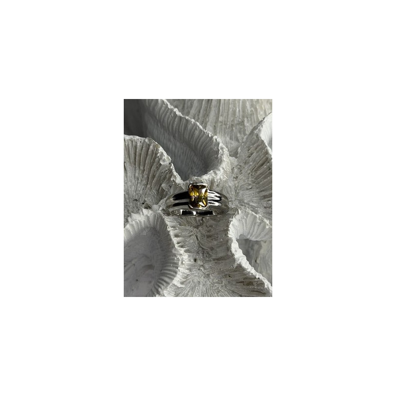 Elegant 925 Sterling Silver Citrine Ring Size 5