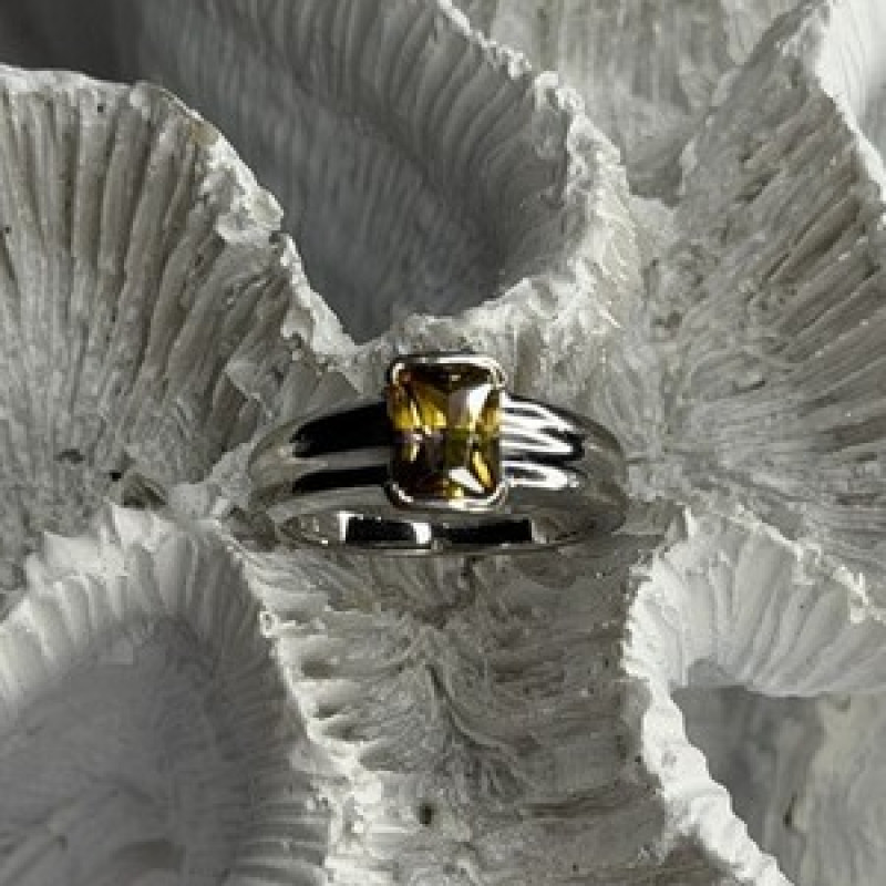 Elegant 925 Sterling Silver Citrine Ring Size 5