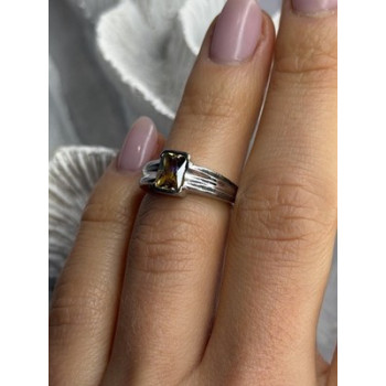 Elegant 925 Sterling Silver Citrine Ring Size 5