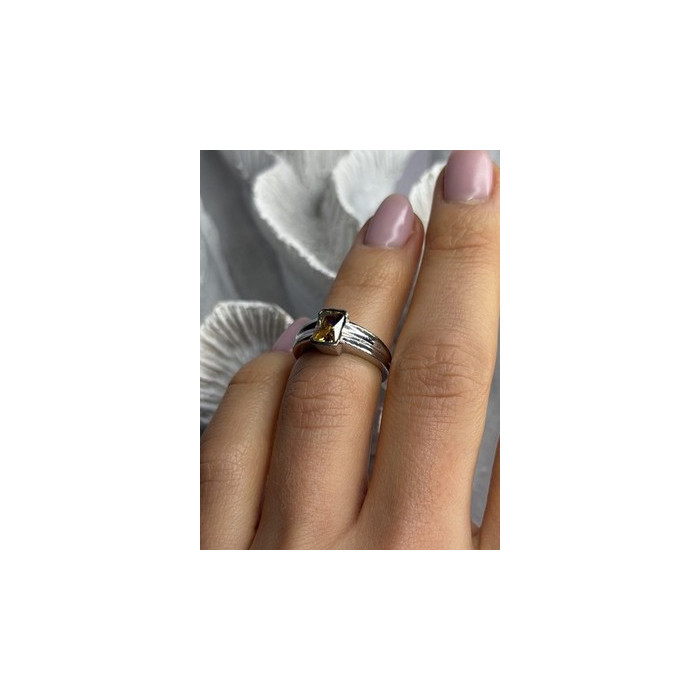 Elegant 925 Sterling Silver Citrine Ring Size 5