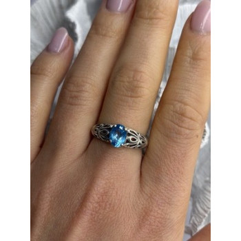 925 Sterling Silver Blue Topaz Ring Size 8