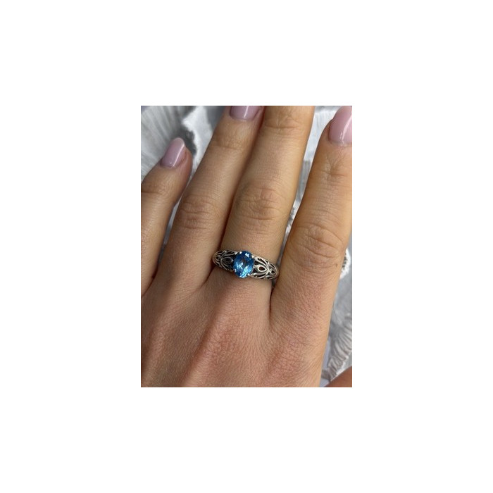 925 Sterling Silver Blue Topaz Ring Size 8