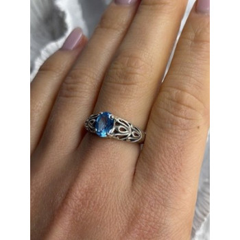 925 Sterling Silver Blue Topaz Ring Size 8