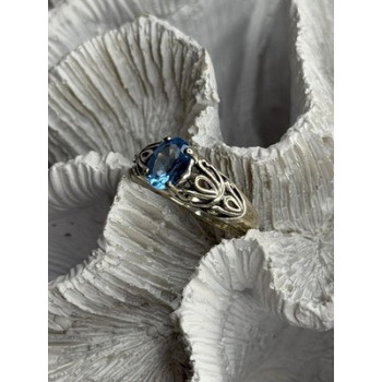 925 Sterling Silver Blue Topaz Ring Size 8