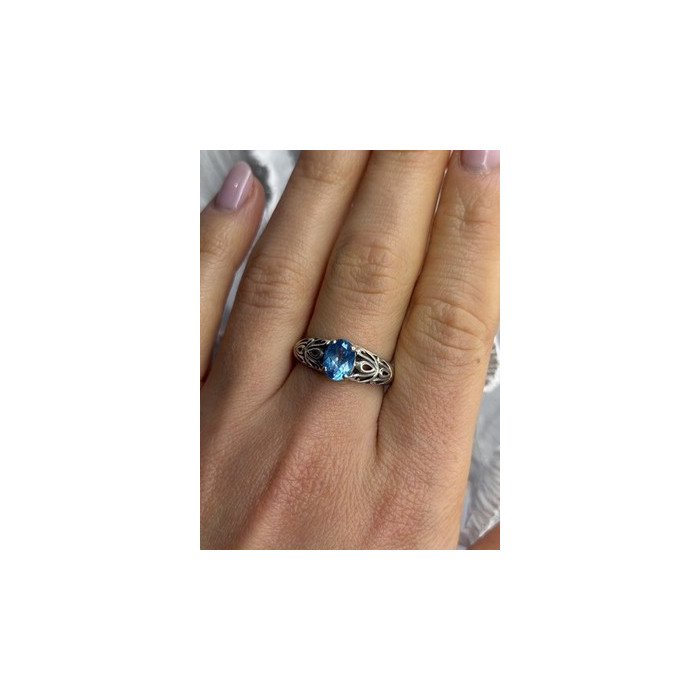 925 Sterling Silver Blue Topaz Ring Size 8