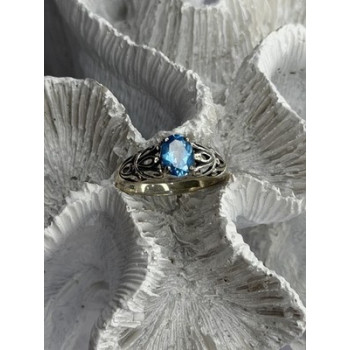 925 Sterling Silver Blue Topaz Ring Size 8