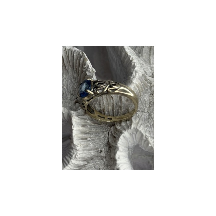 925 Sterling Silver Blue Topaz Ring Size 8