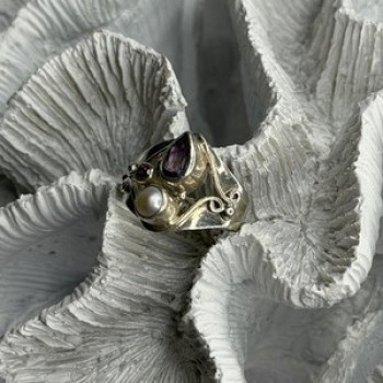 Vintage 925 Sterling Silver Pearl & Amethyst & Garnet Ring Size 7