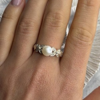 Lovely 925 Sterling Silver Pearl & Beryl Ring Size 10
