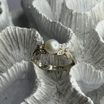 Lovely 925 Sterling Silver Pearl & Beryl Ring Size 10