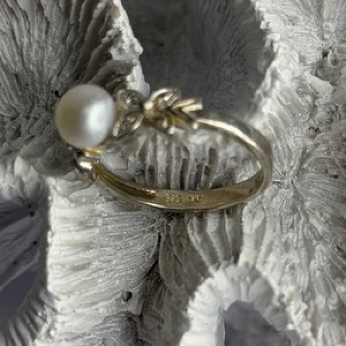 Lovely 925 Sterling Silver Pearl & Beryl Ring Size 10