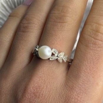 Lovely 925 Sterling Silver Pearl & Beryl Ring Size 10