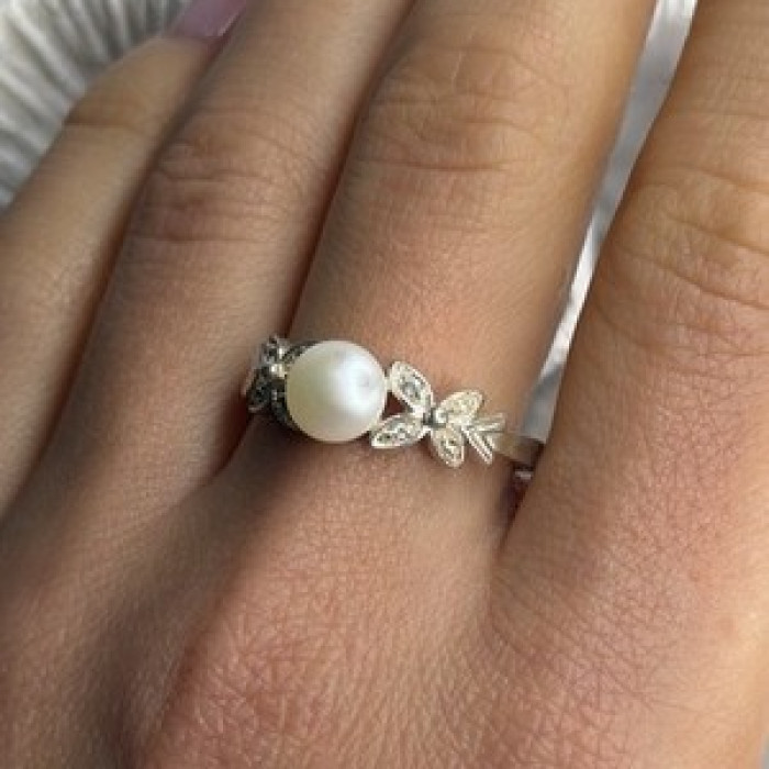 Lovely 925 Sterling Silver Pearl & Beryl Ring Size 10