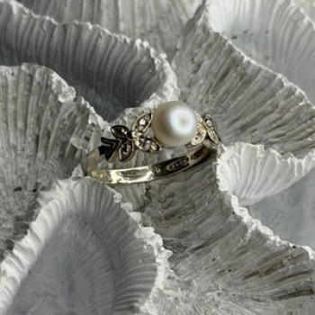 Lovely 925 Sterling Silver Pearl & Beryl Ring Size 10