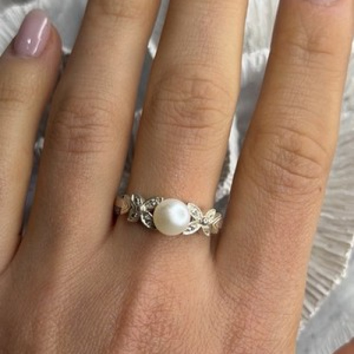 Lovely 925 Sterling Silver Pearl & Beryl Ring Size 10