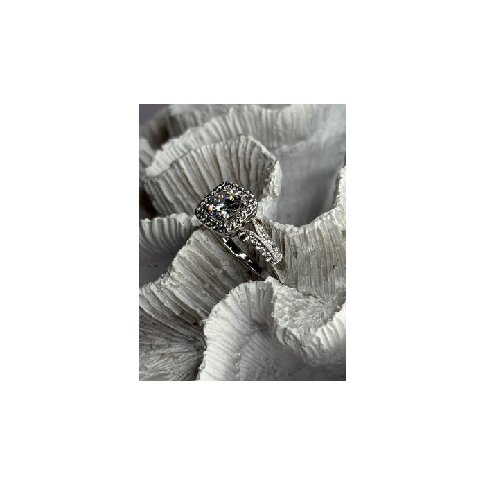 Shiny 925 Sterling Silver Cz Ring Size 10