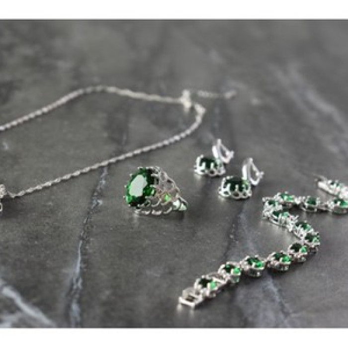 925 Sterling Silver Green CZ 