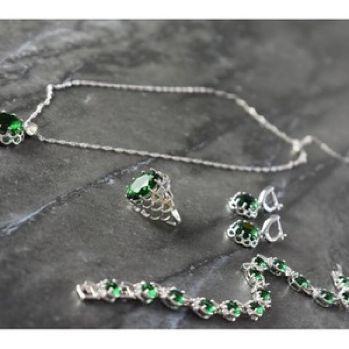 925 Sterling Silver Green CZ 