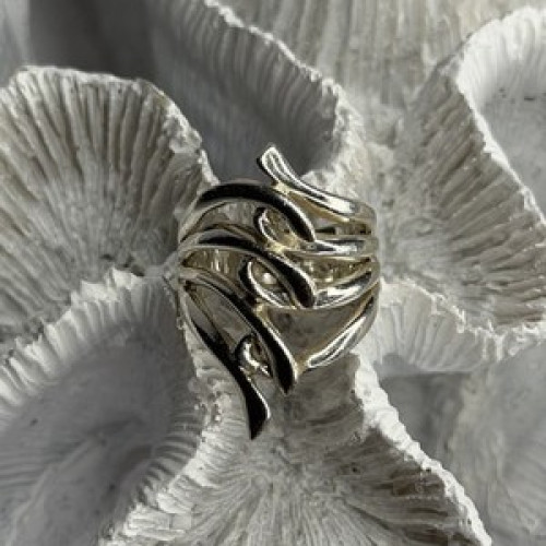Unique Design 925 Sterling Silver Ring Size 7
