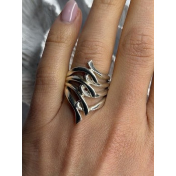 Unique Design 925 Sterling Silver Ring Size 7