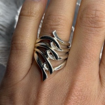 Unique Design 925 Sterling Silver Ring Size 7