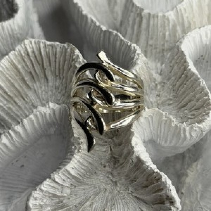 Unique Design 925 Sterling Silver Ring Size 7