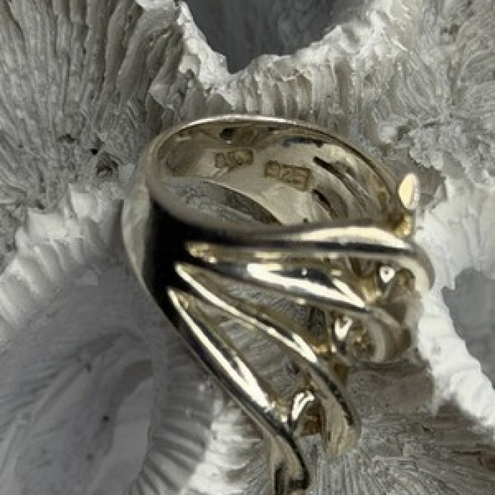 Unique Design 925 Sterling Silver Ring Size 7