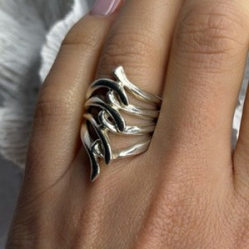 Unique Design 925 Sterling Silver Ring Size 7